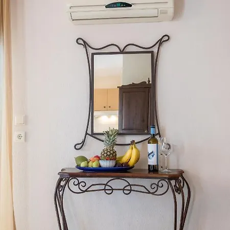 Eleon Ξενοδοχείο *
