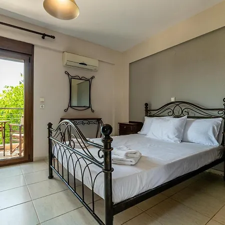 Eleon Hotel *